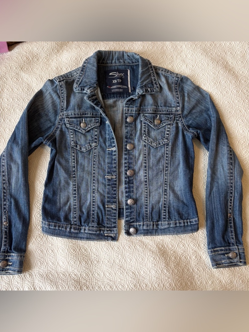 Silver Jeans Women's Distressed Cropped Denim Jacket